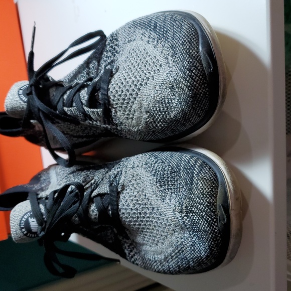 Nike Free RN Flyknit Black and White Sneakers Men 9.5 w/box main image 5